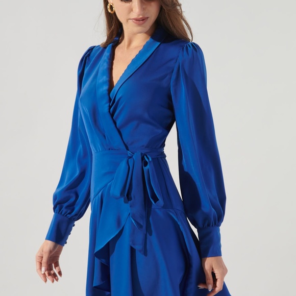SUGARLIPS ✨NEW✨ Pirouette Satin Wrap Dress - Medium - NWT - Picture 4 of 4